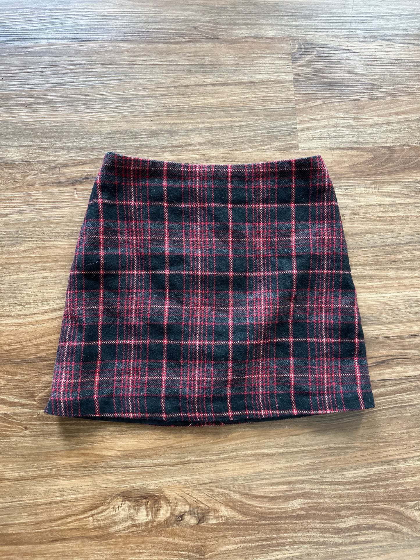 Vintage 2000s red/black plaid skirt