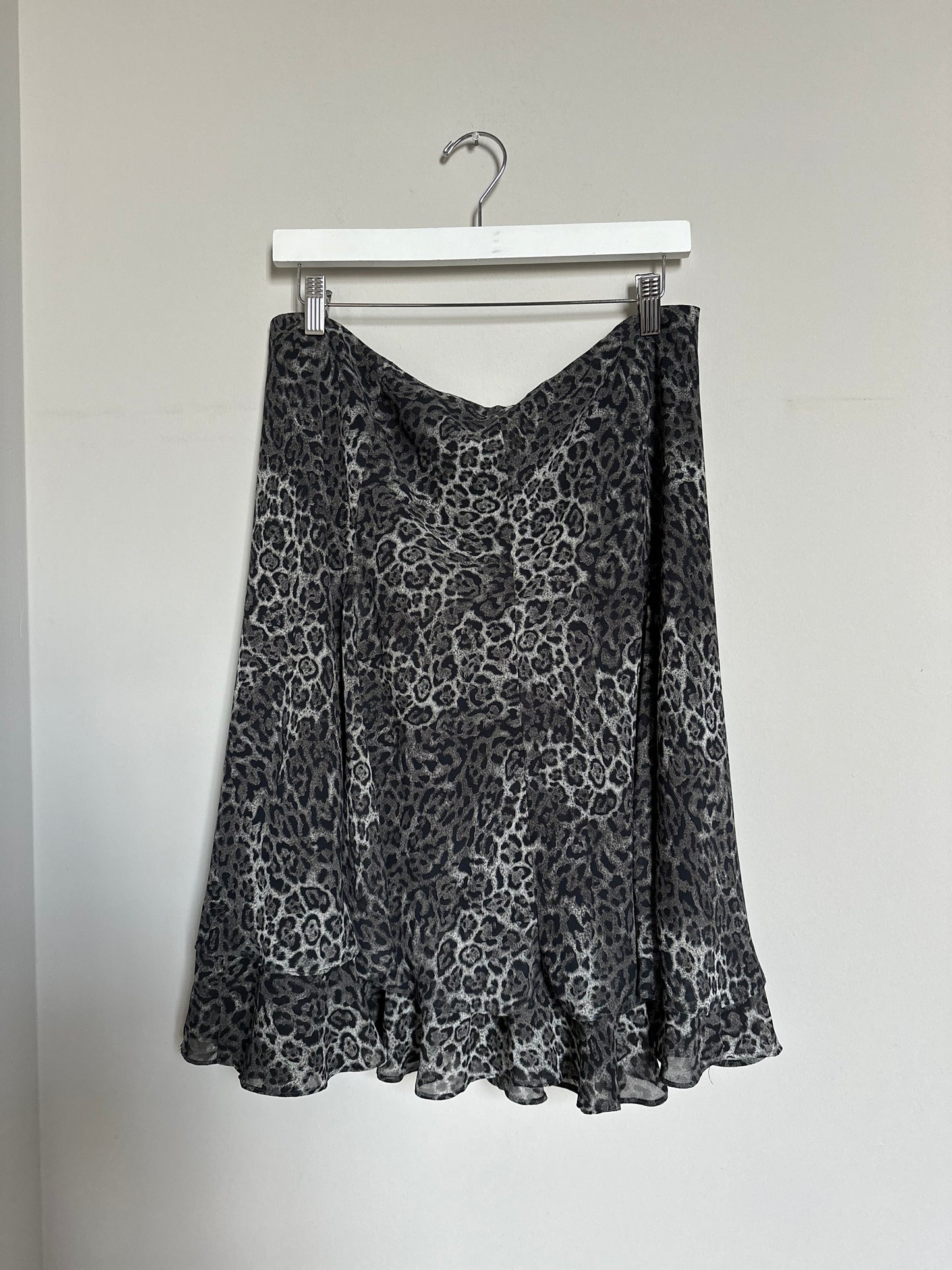 Vintage 2000s gray animal print skirt