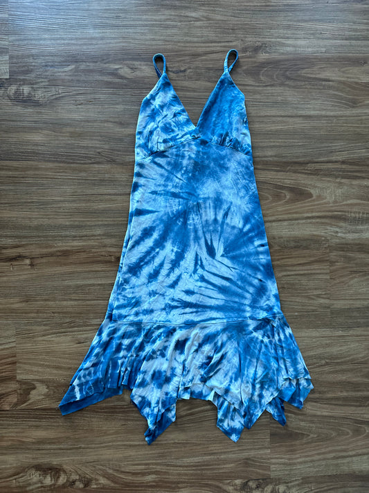 Vintage 2000s tie-dyed blue dress