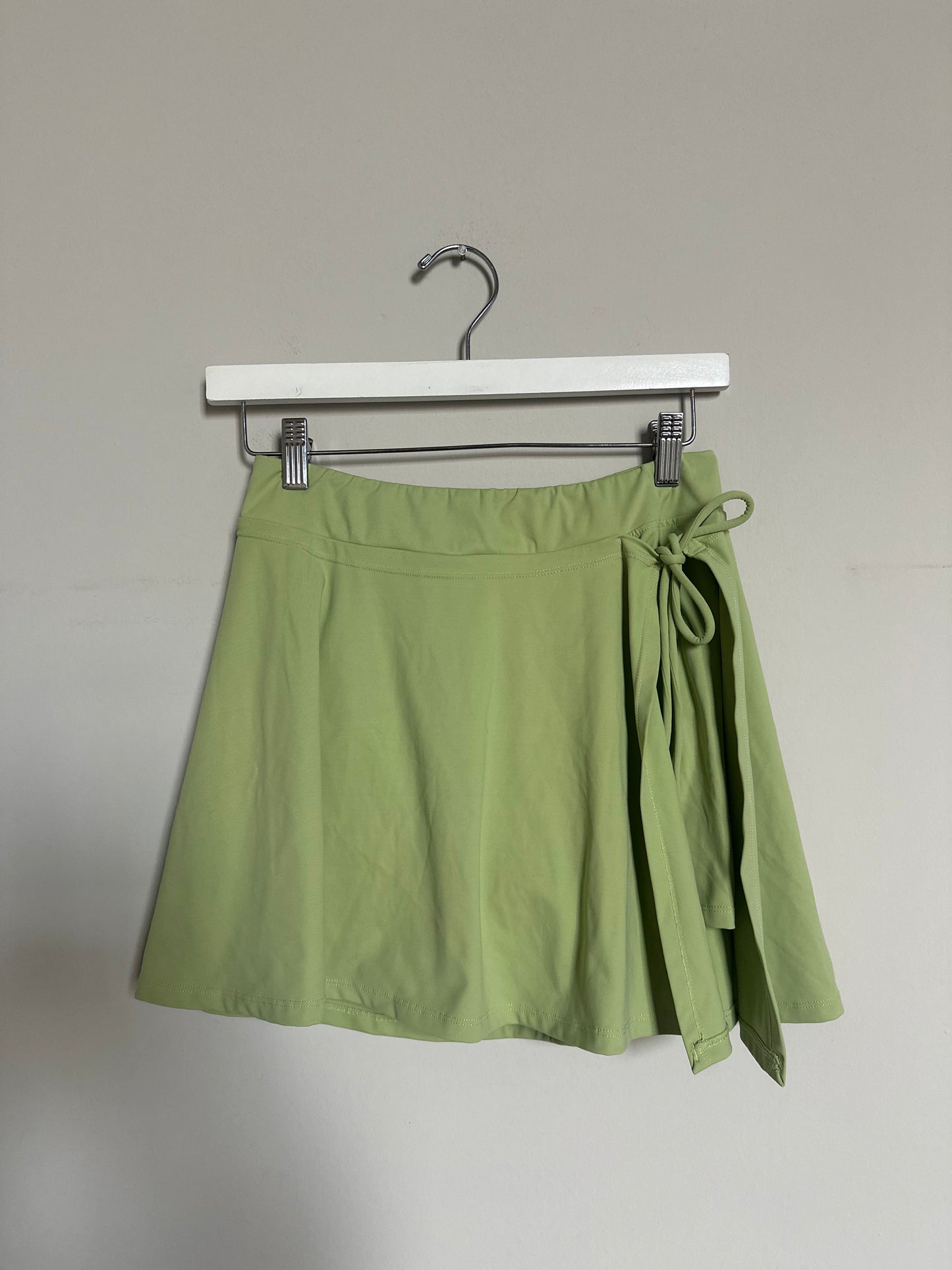 2000s green open tie skort