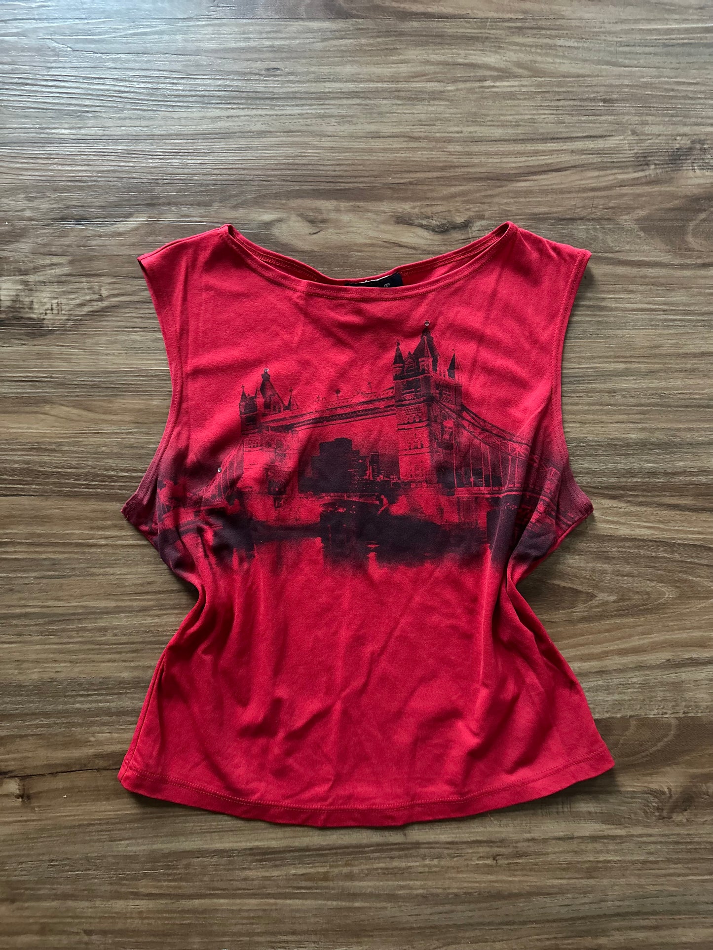 Vintage 2000s London Bridge graphic red sleeveless top