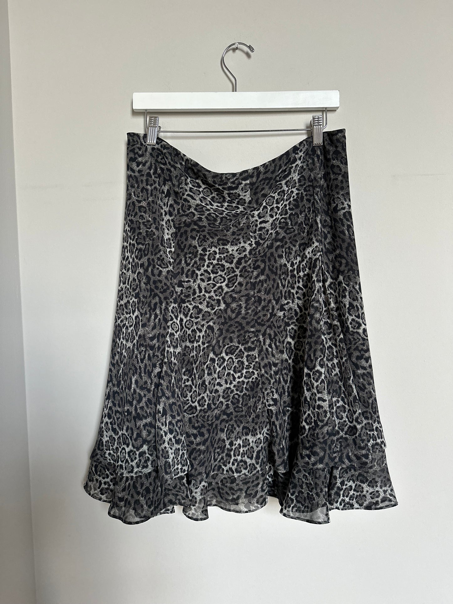 Vintage 2000s gray animal print skirt