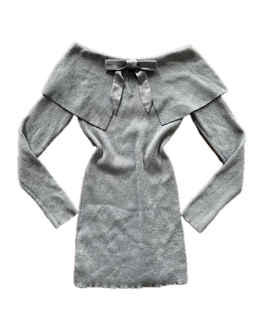 2000s over shoulder gray sweater dress