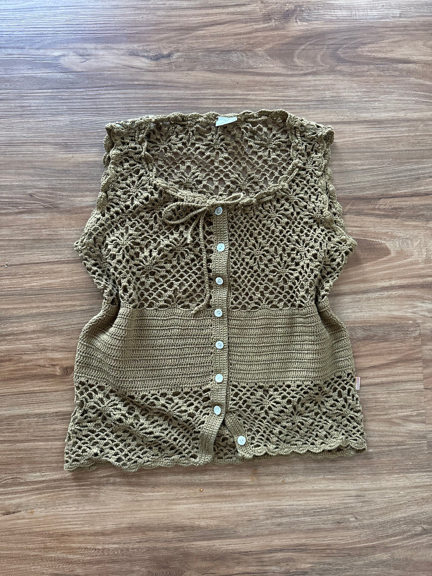 Vintage 2000s forest green crochet button up