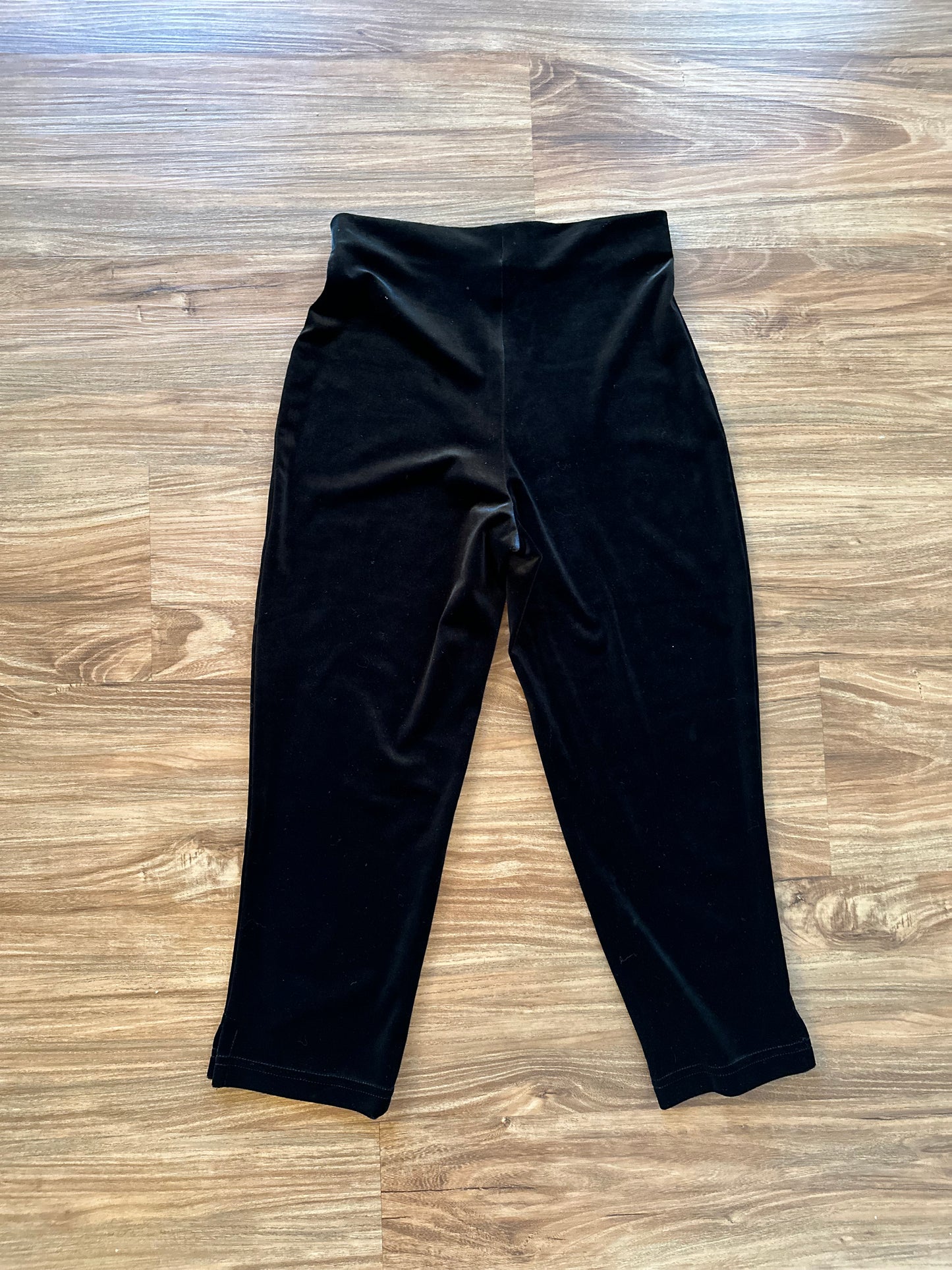 Vintage 90s black velvet Capri pants