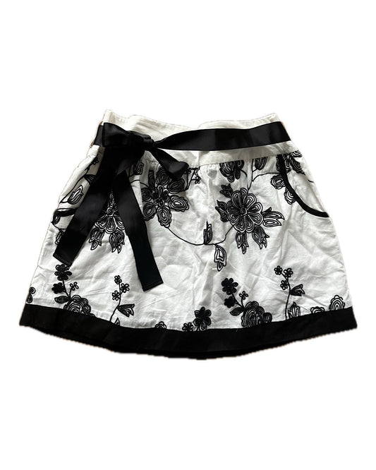 Vintage 2000s WET SEAL white with black floral skirt