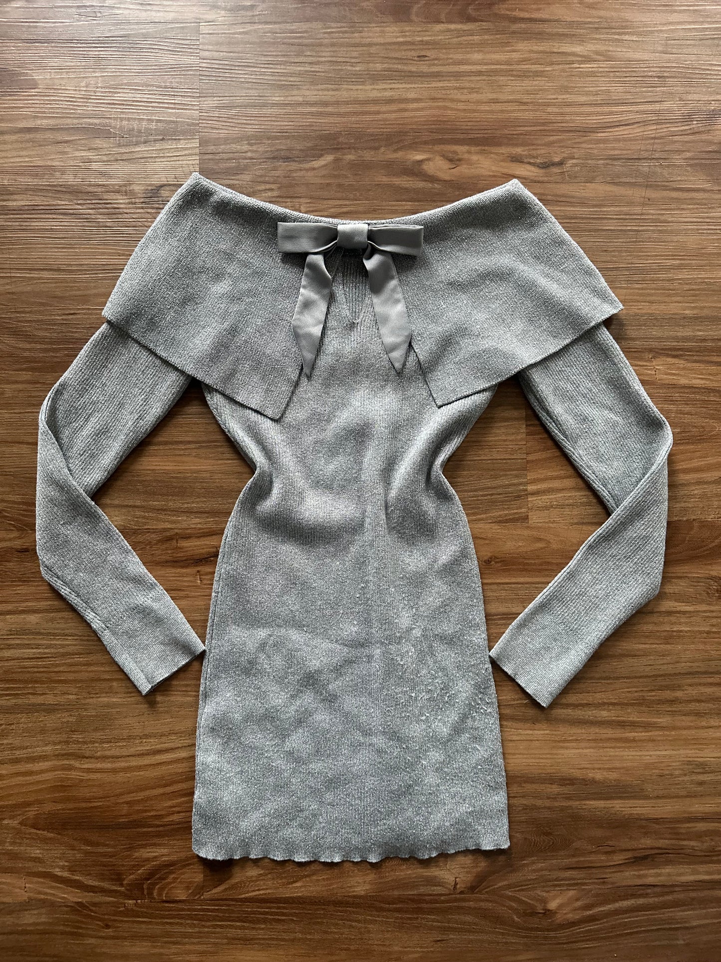 2000s over shoulder gray sweater dress